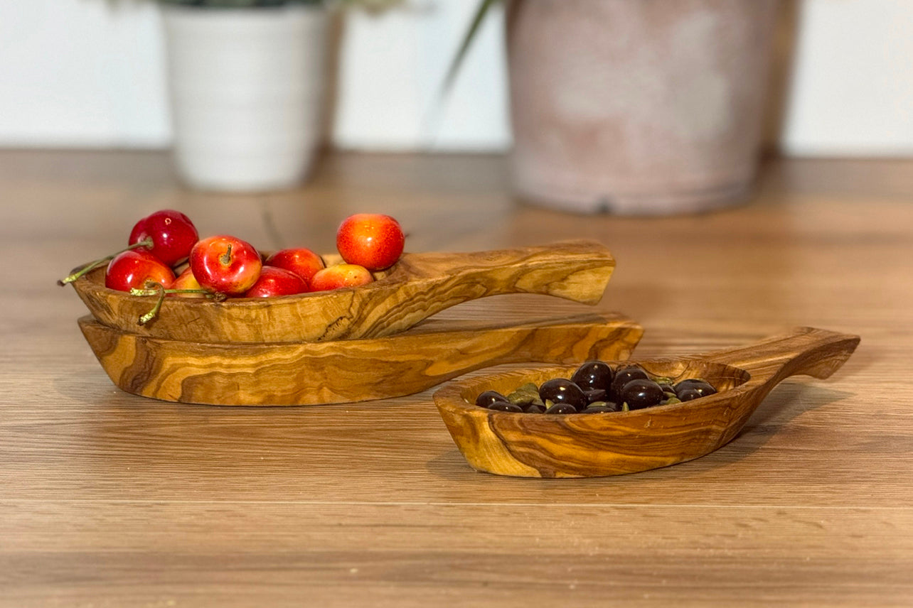 Italian Olivewood Aperitivo Bowl with Handle