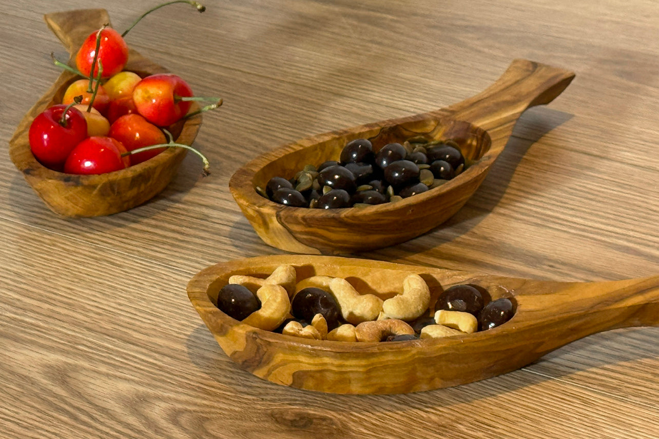 Italian Olivewood Aperitivo Bowl with Handle