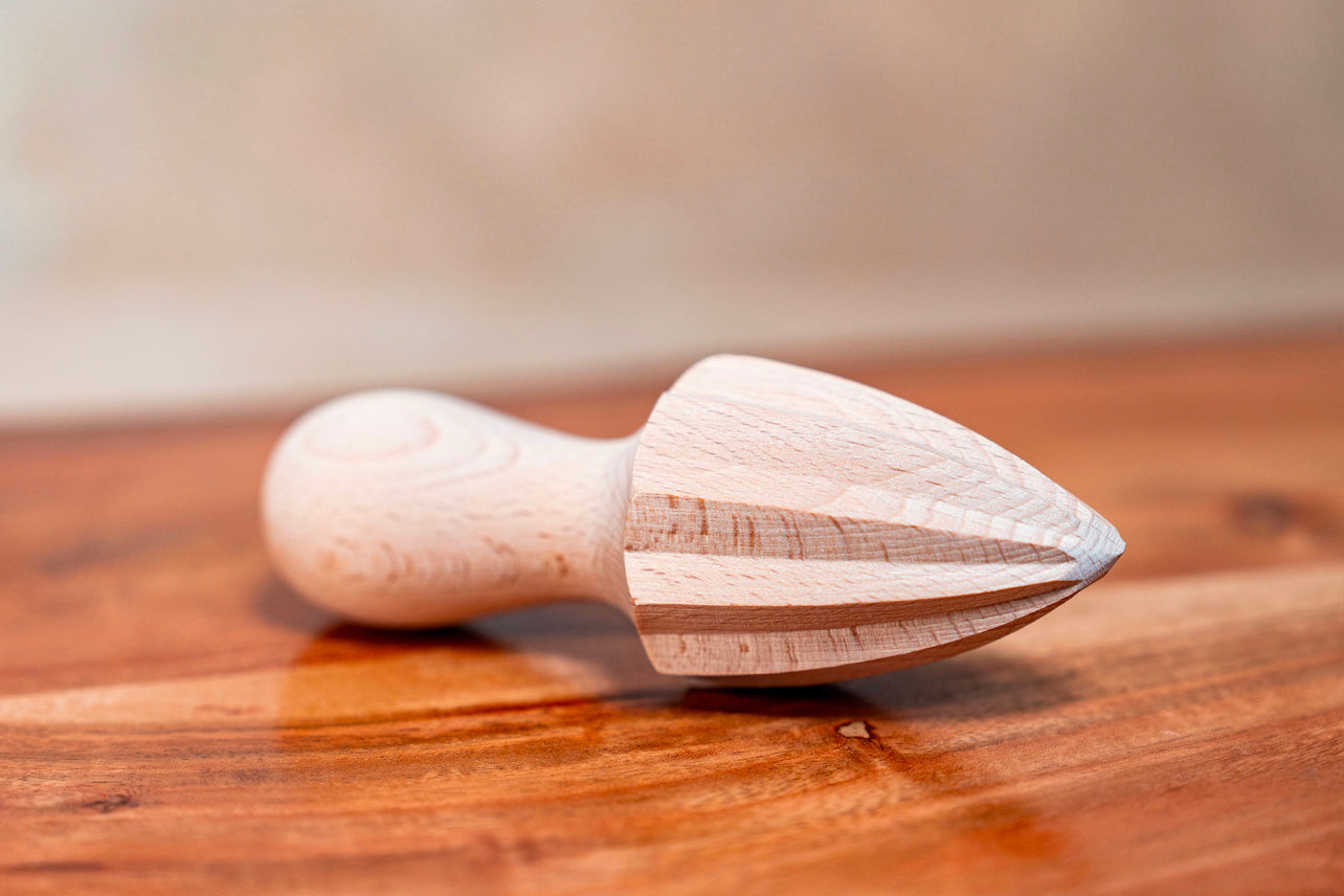 🎁 Italian Beechwood Citrus Squeezer/Reamer (100% off)