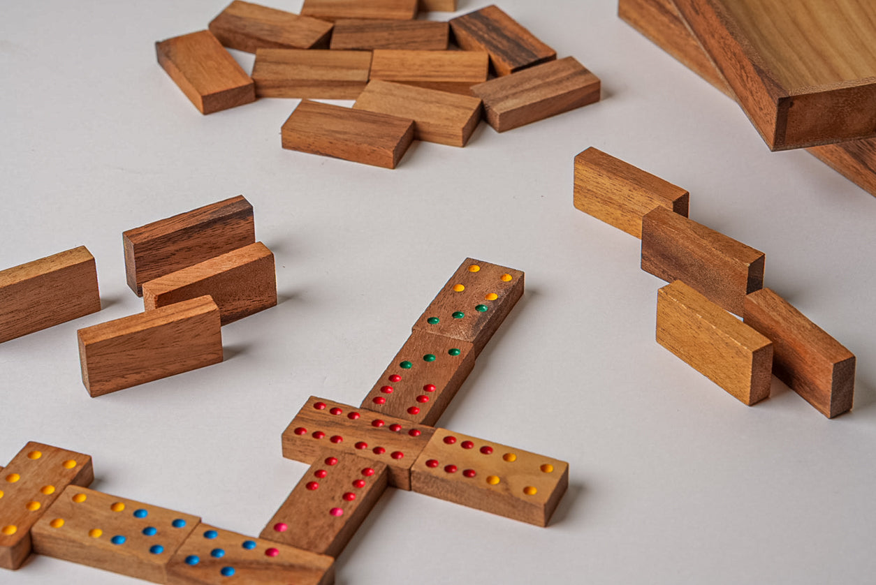 Dominoes - Mangowood Game Set