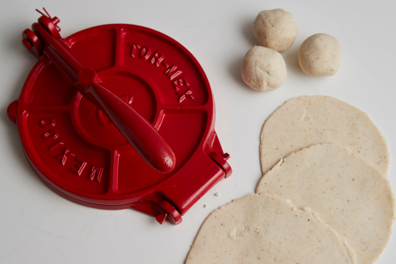 Tortilla Press Kit - Red Cast Iron with Servilleta