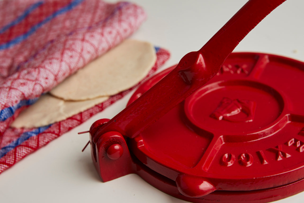 Tortilla Press Kit - Red Cast Iron with Servilleta